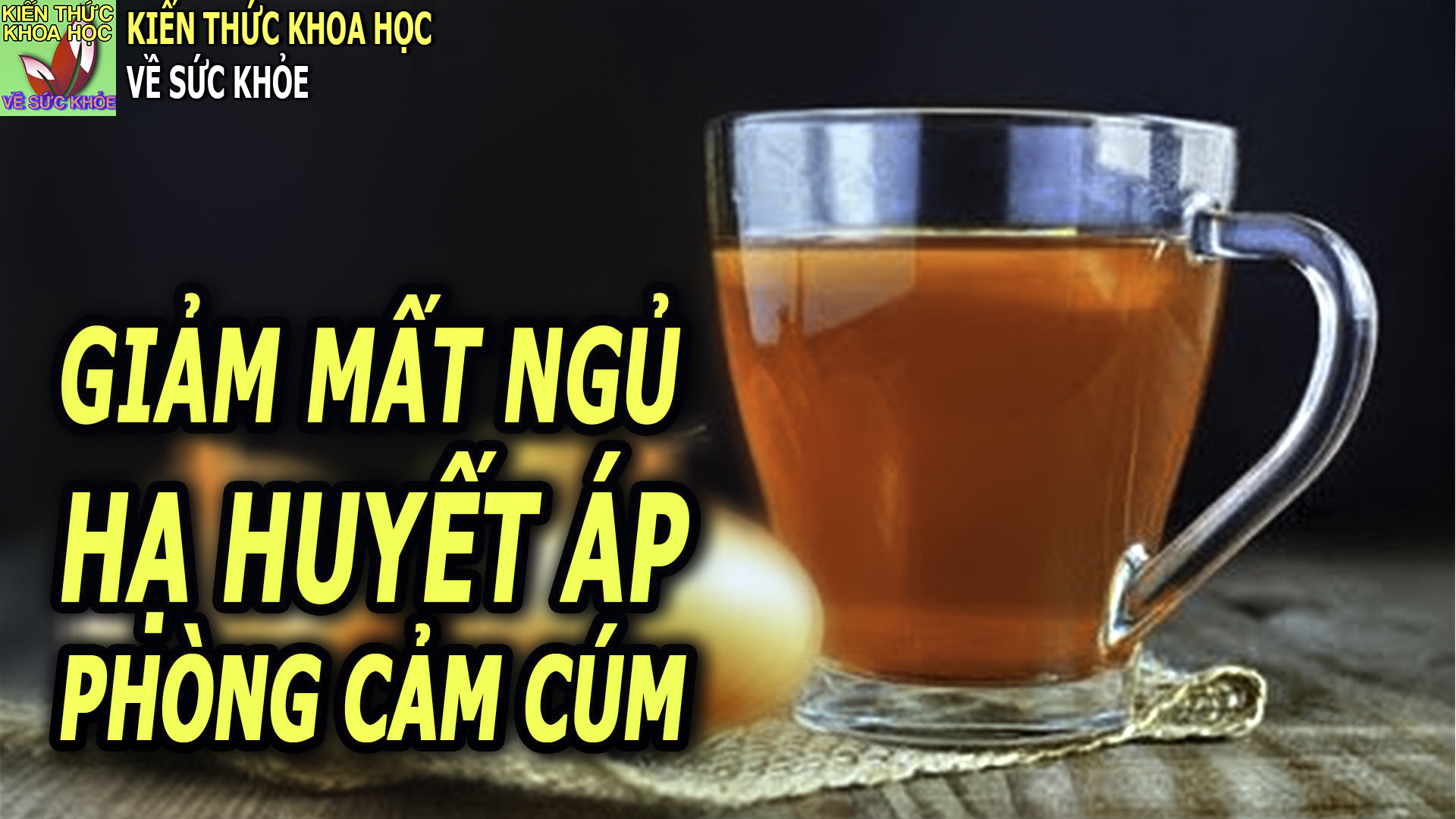 uong-coc-nuoc-nay-truoc-khi-di-ngu-co-the-nhan-ve-loi-ich-suc-khoe-khong-ngo