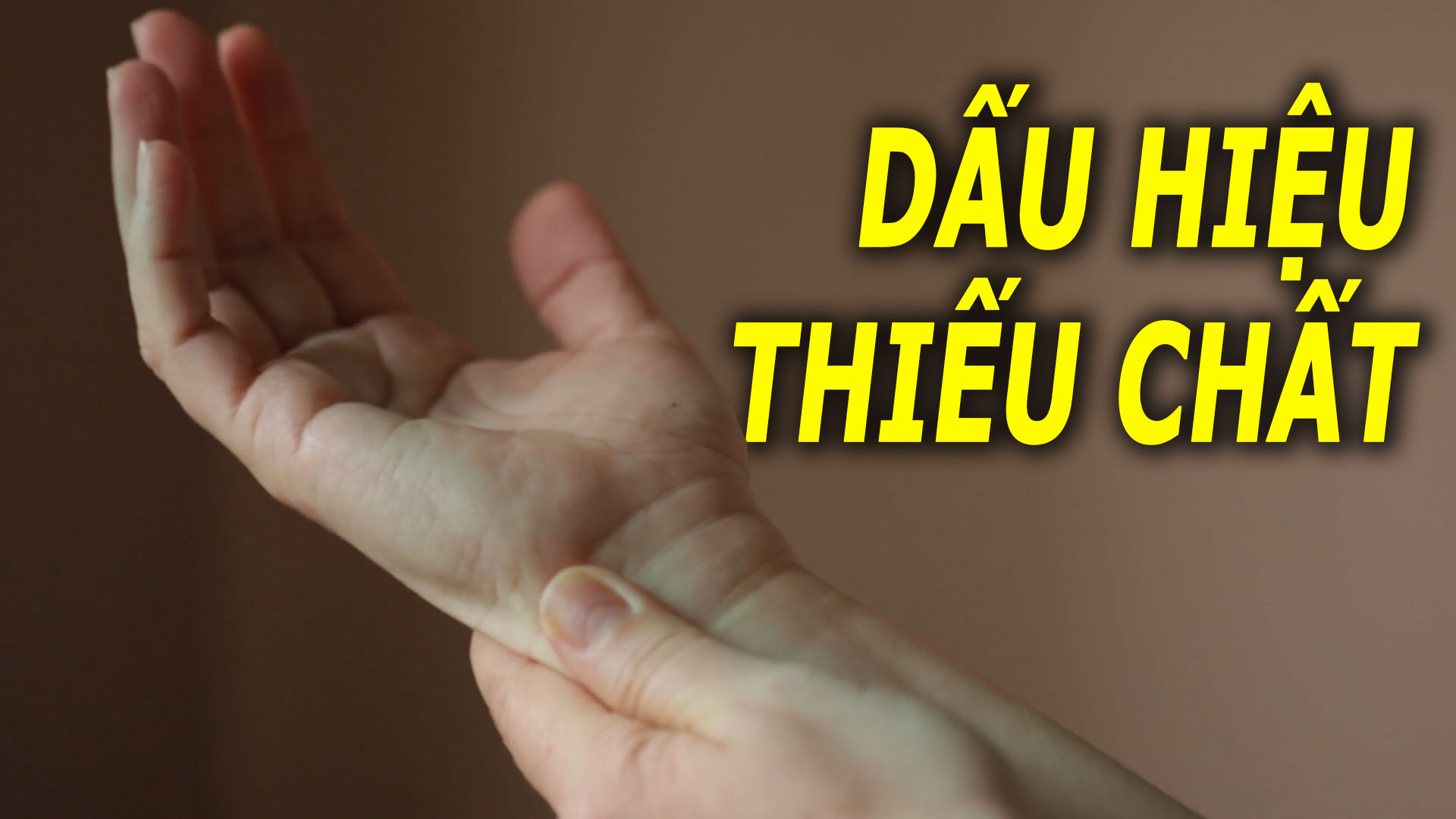 8-dau-hieu-thuong-gap-o-nguoi-an-uong-thieu-chat