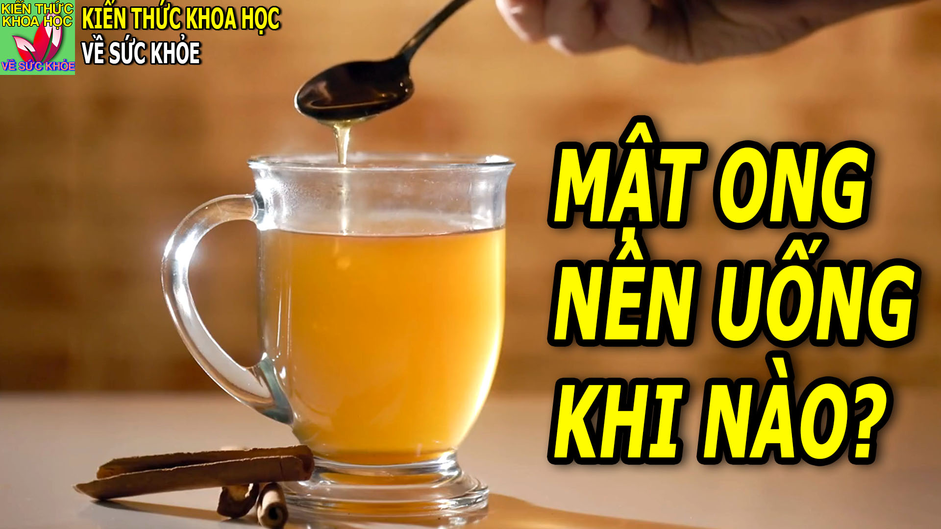 uong-mat-ong-vao-thoi-diem-nay-giup-nhan-doi-loi-ich-suc-khoe